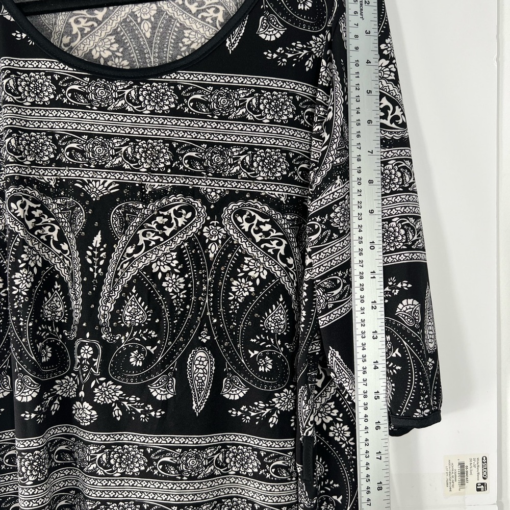 Black and White Paisley Blouse - Picture 6 of 10